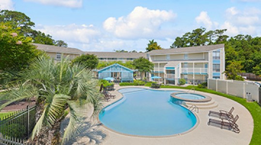 1st Lake Apartments in New Orleans, Louisiana